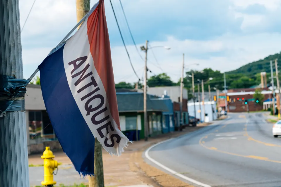 Hales Corners — towing service